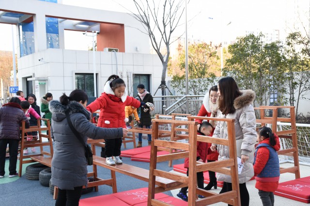 玩转足球悦享童年,足球嘉年华幼儿活动