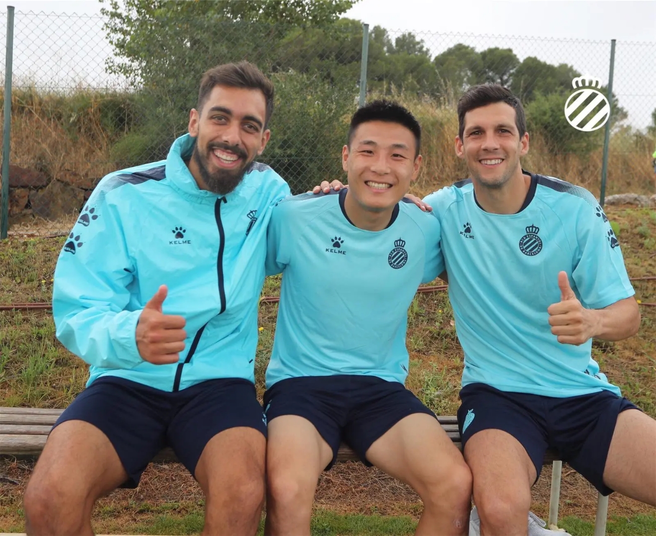 c罗给武磊发文祝福,球王c罗致我的英雄