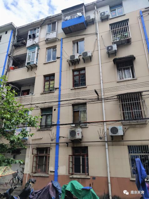 一个月卖空、有人要全包150万以下房源，城北老破小突然“爆红”