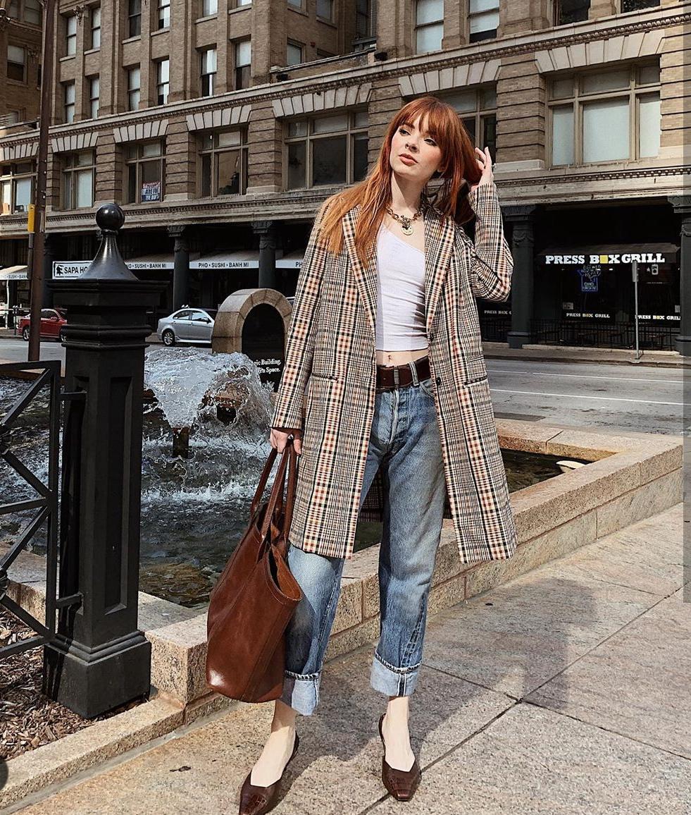 墨绿色格纹大衣怎样搭配好看,短款格纹毛呢大衣的搭配方法