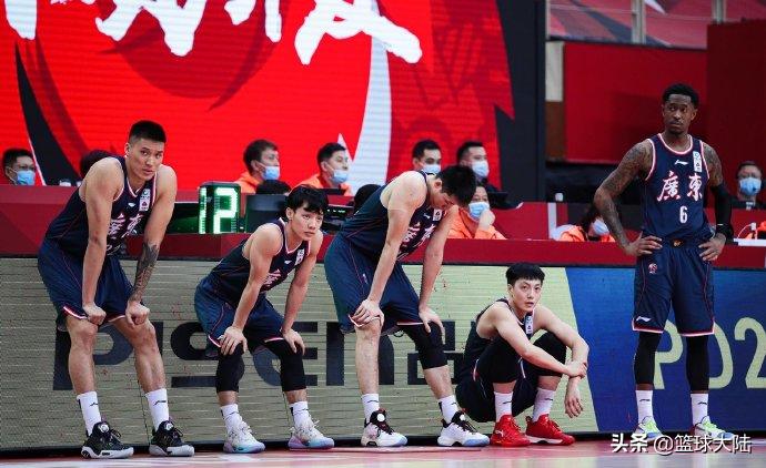 两大超级外援回归！广东宏远12人主力大名单确定，两套豪华首发