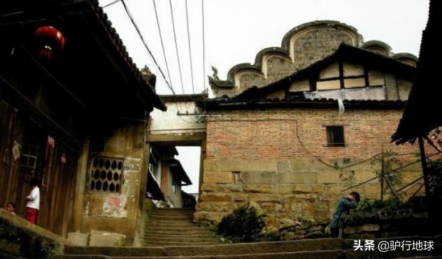 成都附近的古镇最值得去的是哪个,2022春节成都周边有年味的古镇