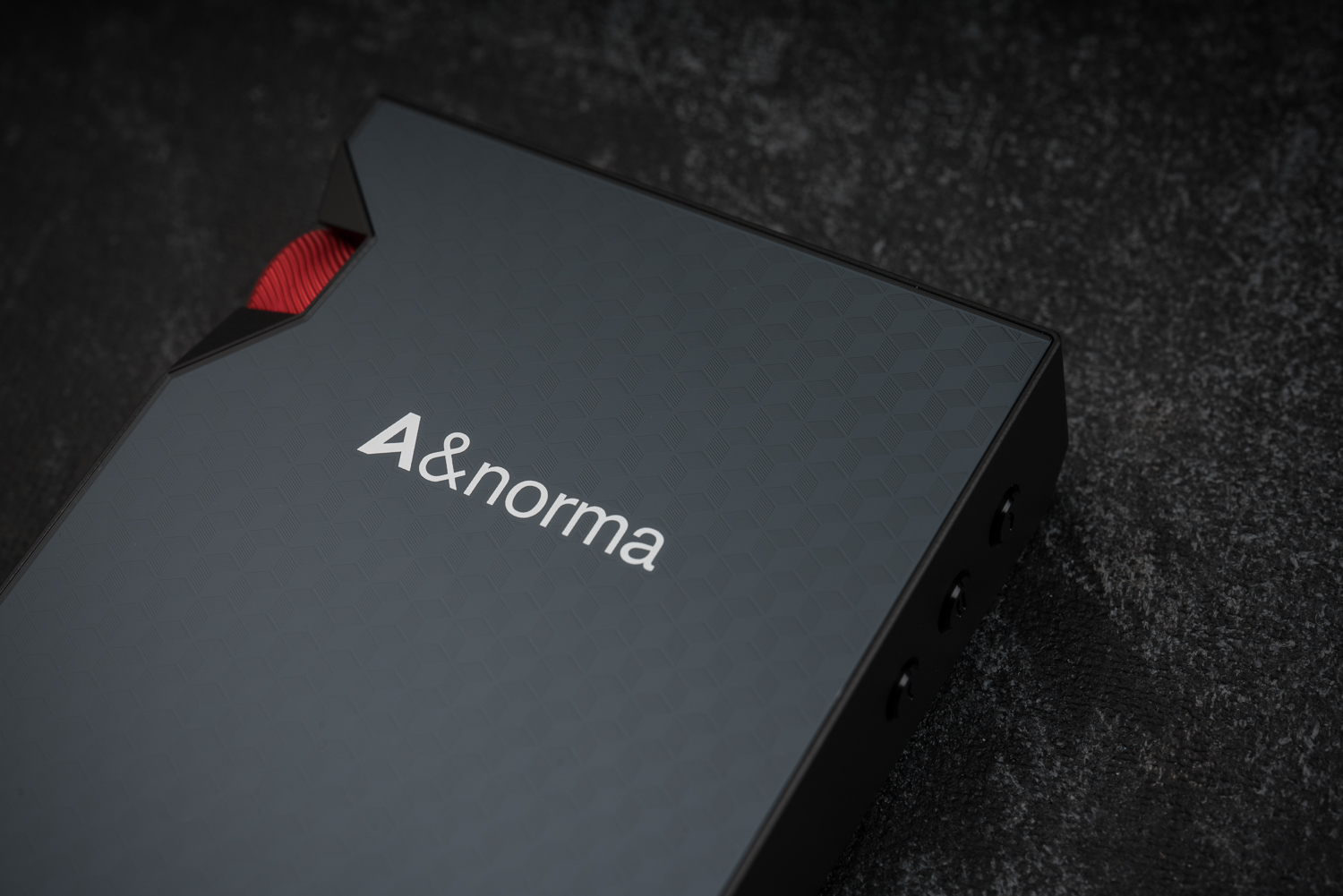 “毒杀”颜控用户——AnormaSR15“鹤顶红”版图赏简评