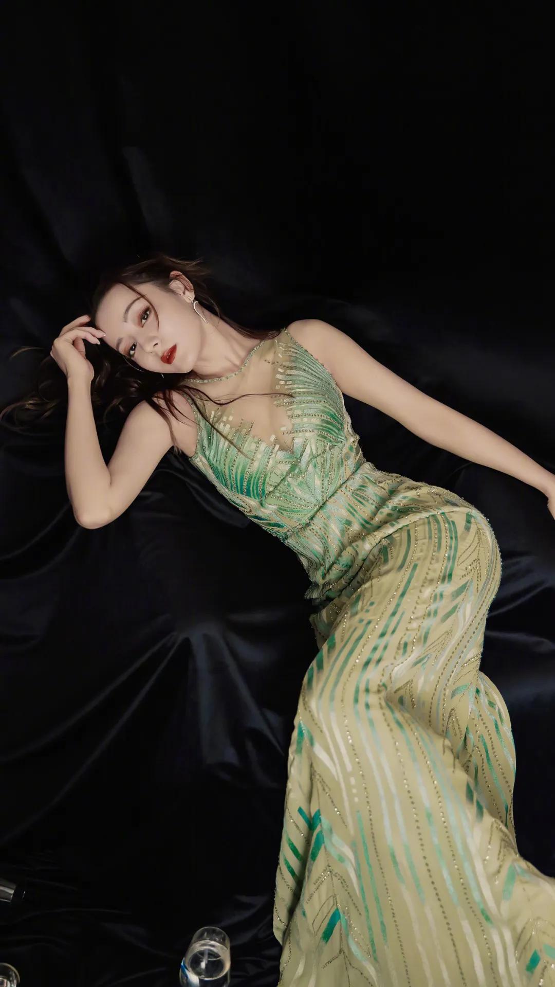 影视剧的女星持颜作“恶”，冷艳炫酷的“恶女风”它不香吗？