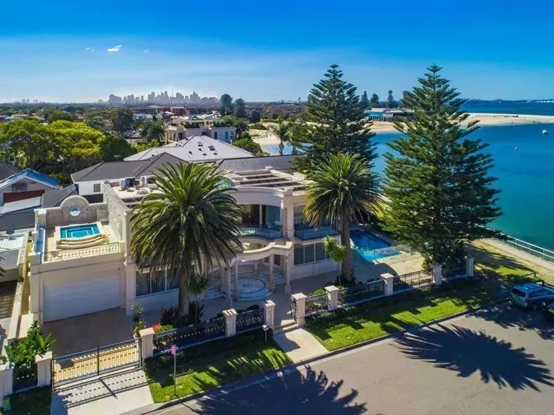 从奢侈品换成了黄金,从奢侈品发展看欧洲时尚