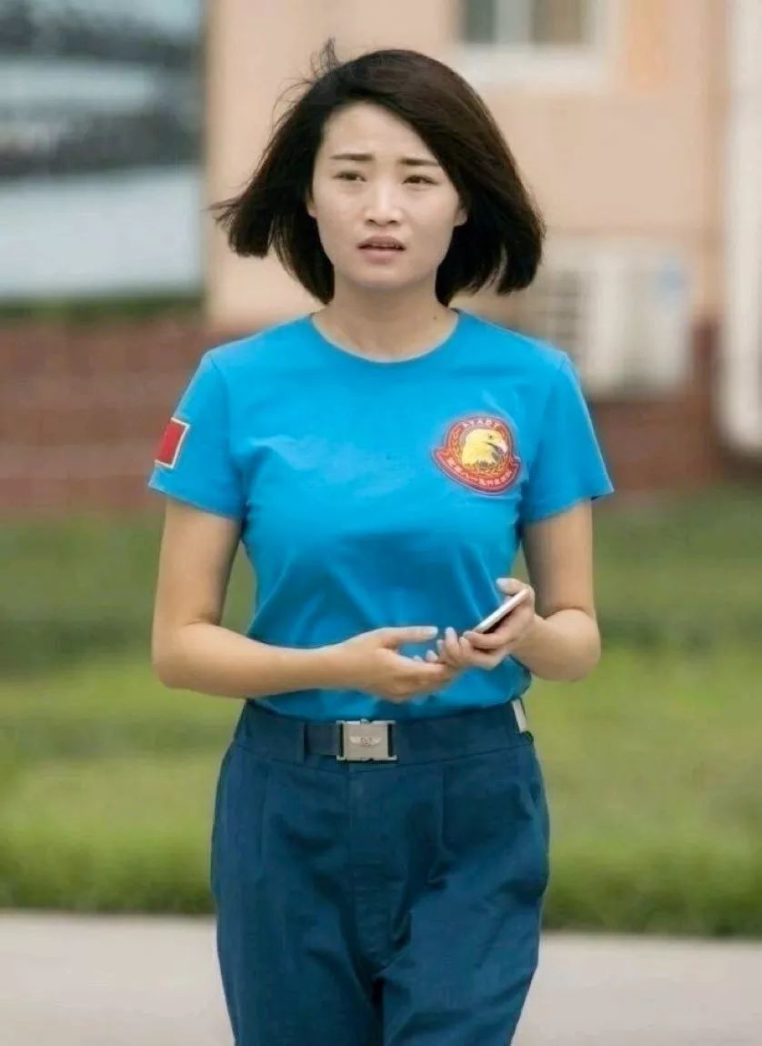 飞行训练时突发事故余旭跳伞失败,飞行员余旭跳伞了为什么没有成功