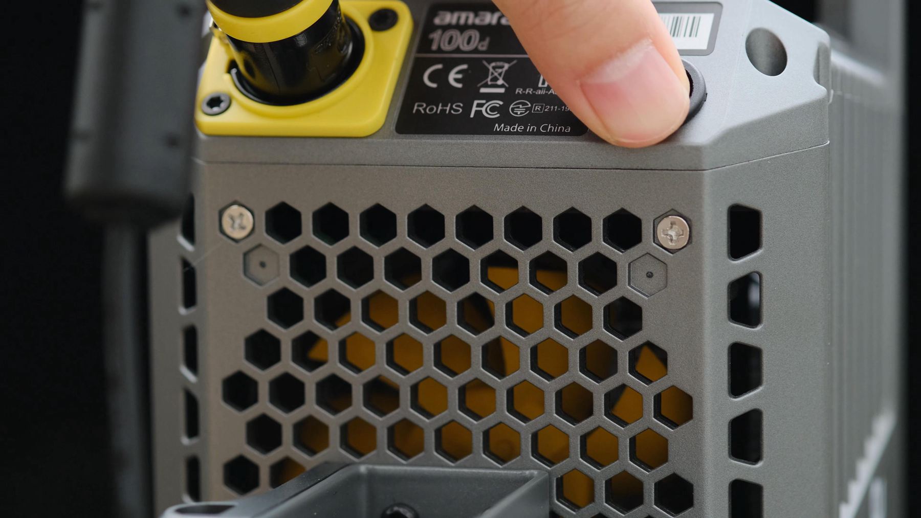 艾蒙拉100d和艾蒙拉100x,爱图仕艾蒙拉灯