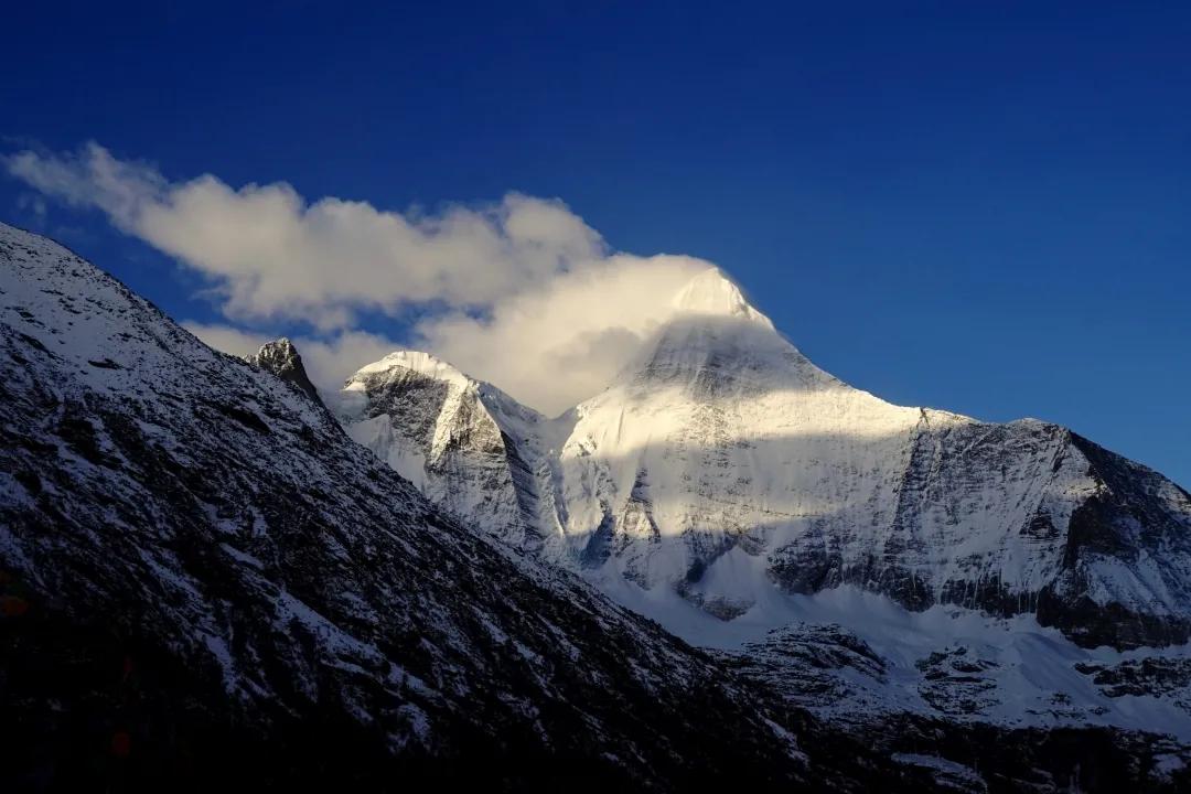 稻城亚丁这里有你想要的诗和远方,在稻城亚丁视频