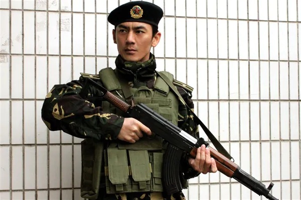 任天野回忆童年家庭,硬汉军人任天野