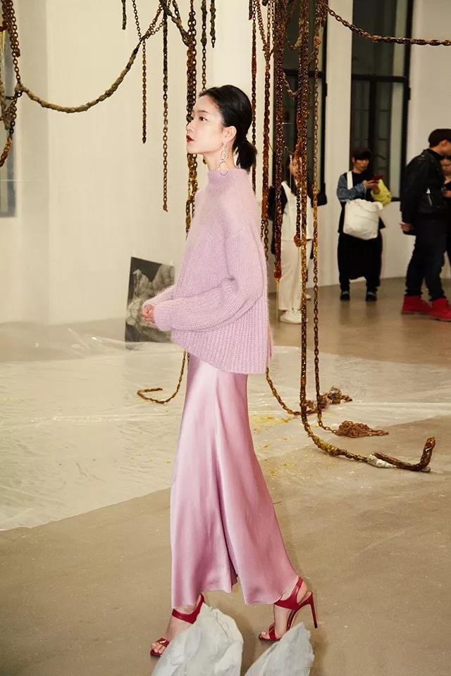 怎样穿搭才能摆脱学生气的幼稚感？