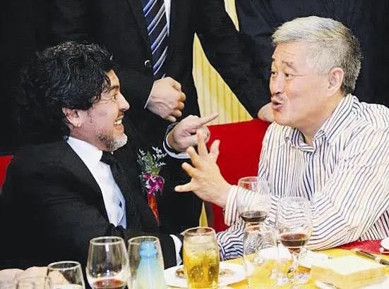 马拉多纳和中国,马拉多纳与世界球星的合影