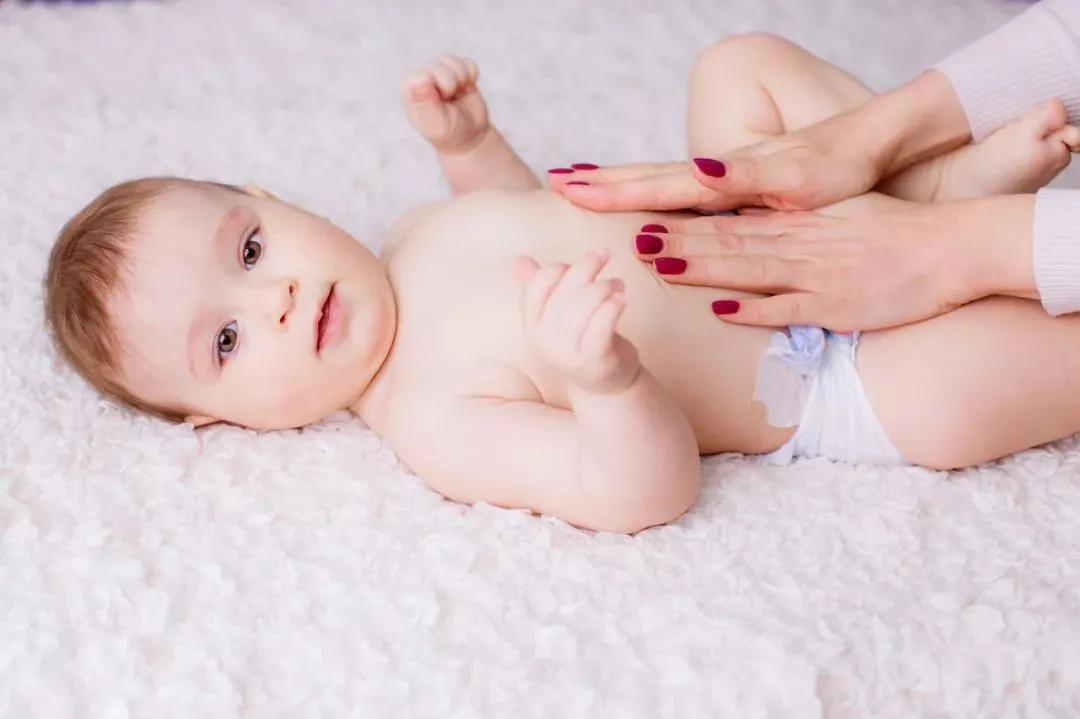 婴儿白天睡觉晚上不睡觉什么原因,35天婴儿睡觉哼哼唧唧不好好睡觉