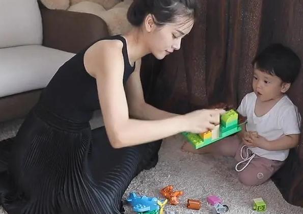 李玫瑾儿童执拗敏感期,李玫瑾孩子青春期父母要学会服软