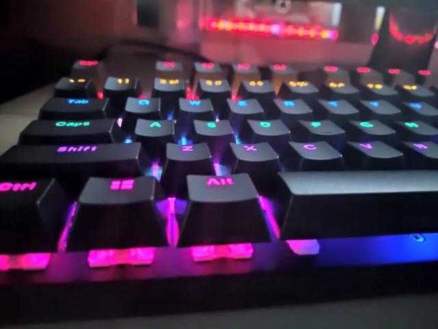 机械键盘中的黑轴青轴茶轴哪个好,樱桃cherrymxrgb红轴茶轴黑轴青轴