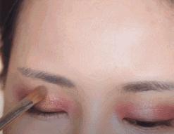 眼妆教程一妆一盘,眼妆一画就显脏