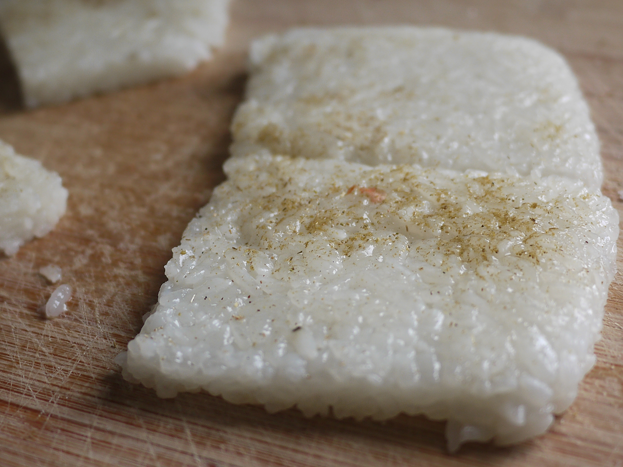 吃剩的米饭怎么做零食,剩大米饭自制零食