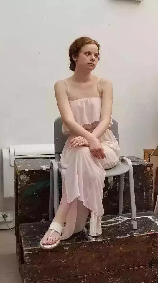 冷军的超写实绘画是造假的?画画40年代的作品都在这了,你来鉴别