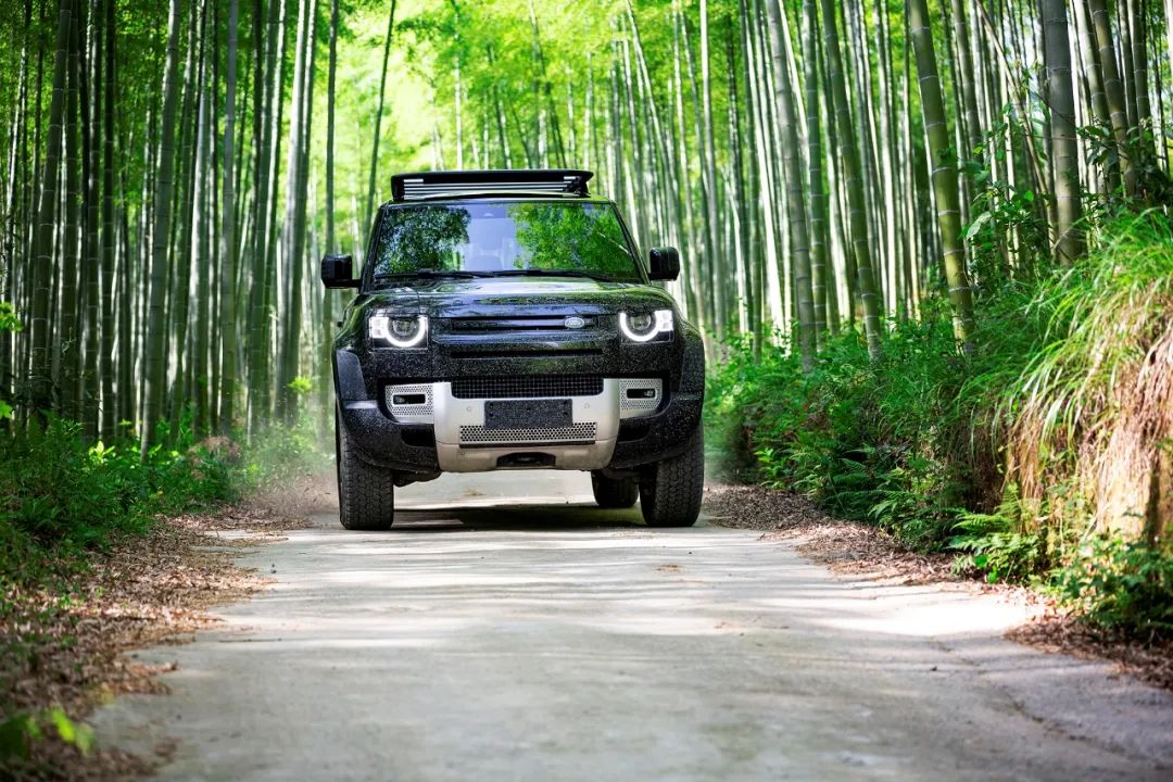 最新路虎卫士越野车,路虎卫士固特异at胎