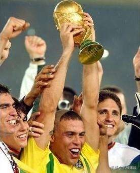 足球史上最伟大的十位7号,你心目中的足坛最强9号