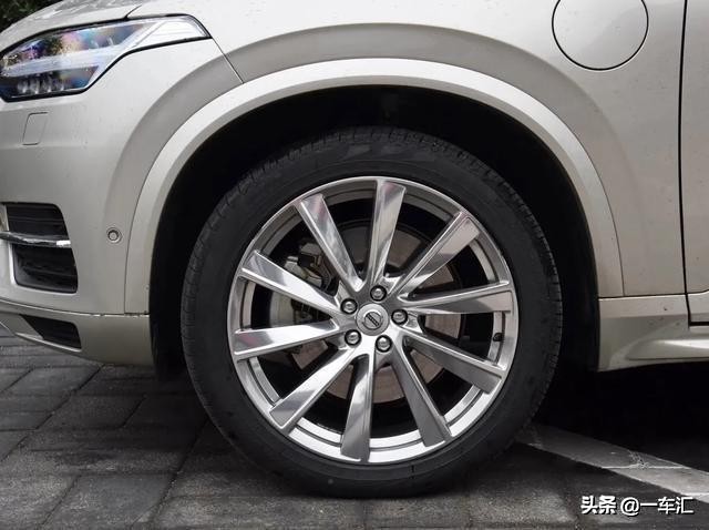 沃尔沃xc902022款座椅放平,老款沃尔沃xc90后排座椅怎么放倒