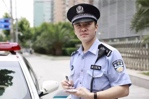 捡到钱失主说少了该我赔吗,捡到十万块钱等了三小时见到失主