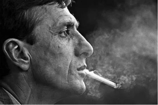 本期球员介绍克鲁伊夫,克鲁伊夫球员时期抽烟么