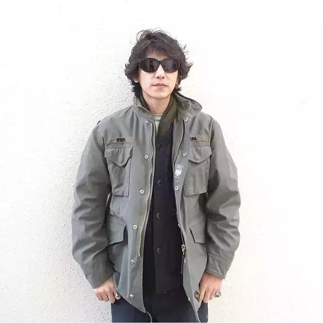 今天余文乐老师要为你们上一堂军装搭配课,答应我要好好学习哟!