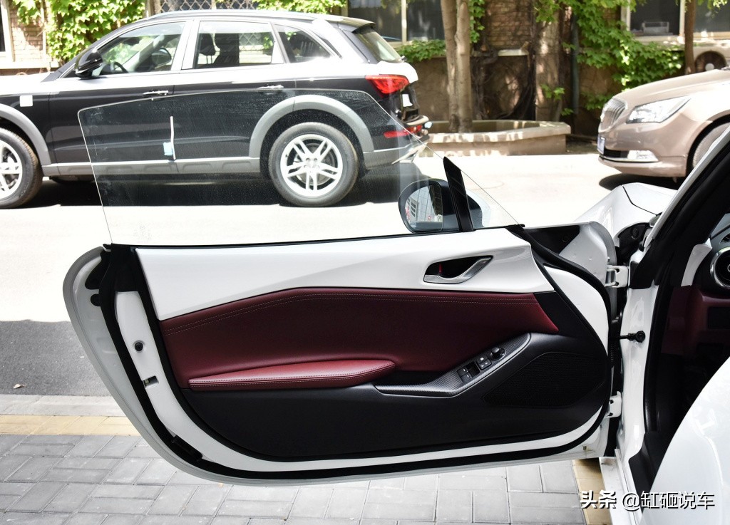 马自达3黑武士敞篷,马自达mx-5miata敞篷跑车2021款