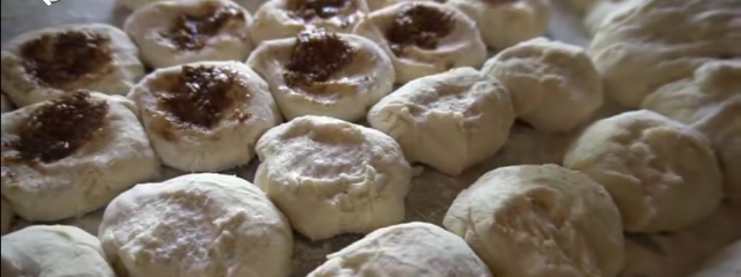 陕西大哥卖锅贴26年,陕西锅贴