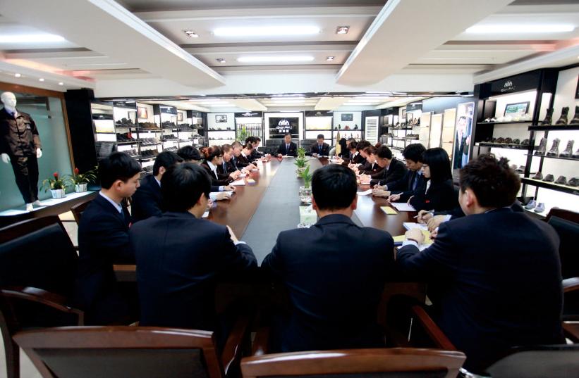 金螳螂鞋业公众号已启动，喜欢军品鞋靴类的朋友欢迎关注