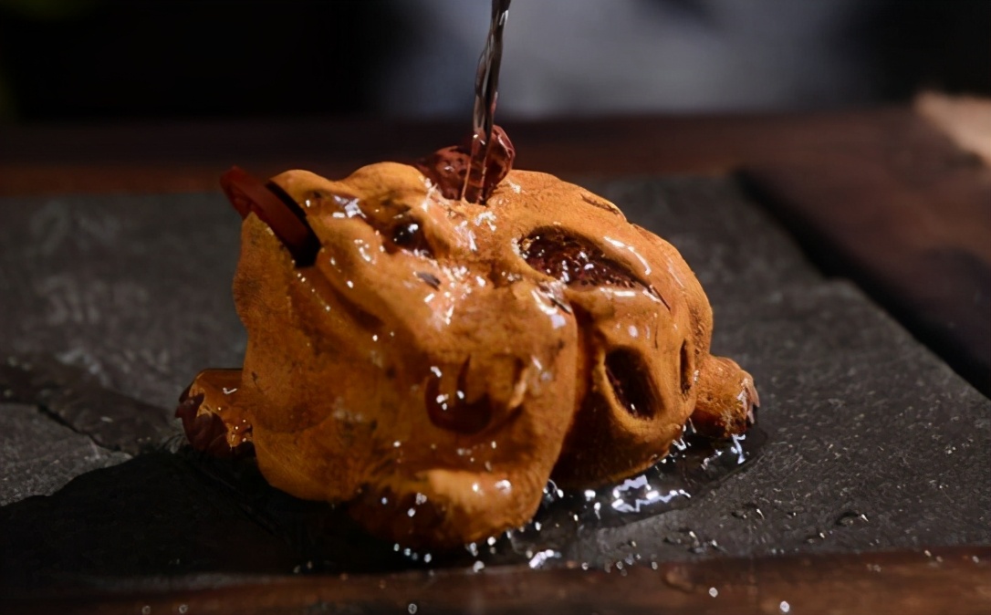 两只小船茶宠寓意什么,茶宠猪的寓意和象征