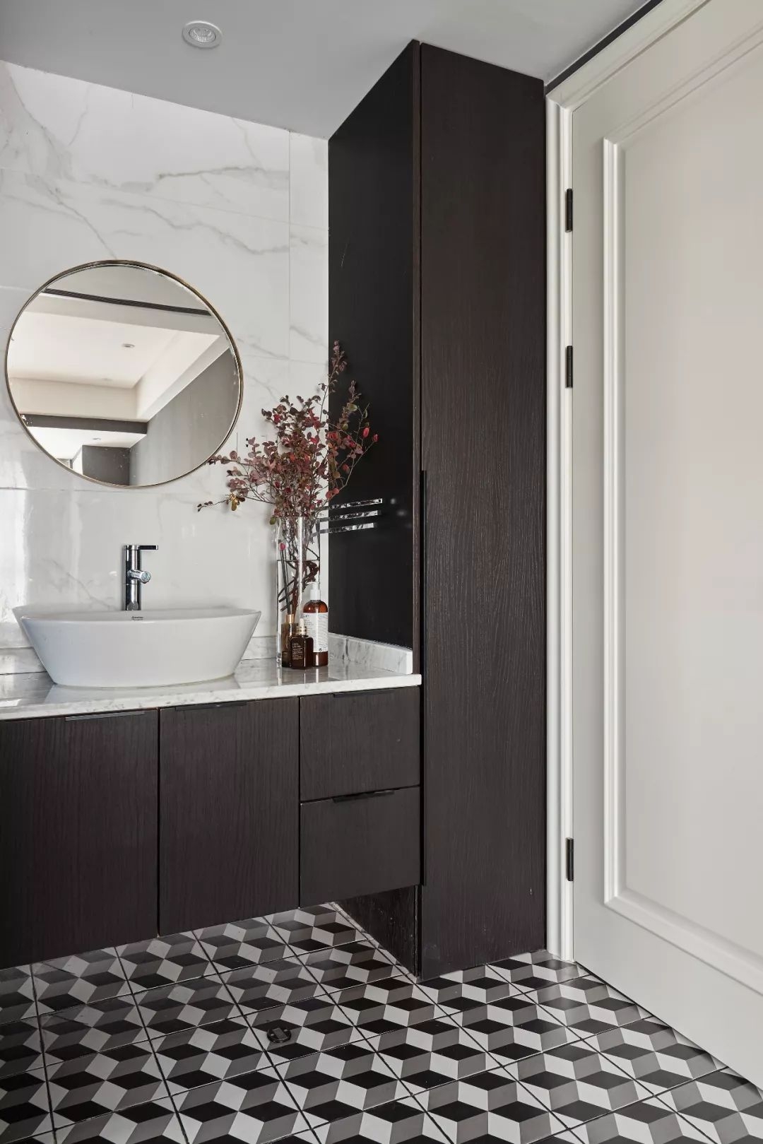 灰调极简风格的公寓,单身公寓高级灰墙面轻奢风格装修