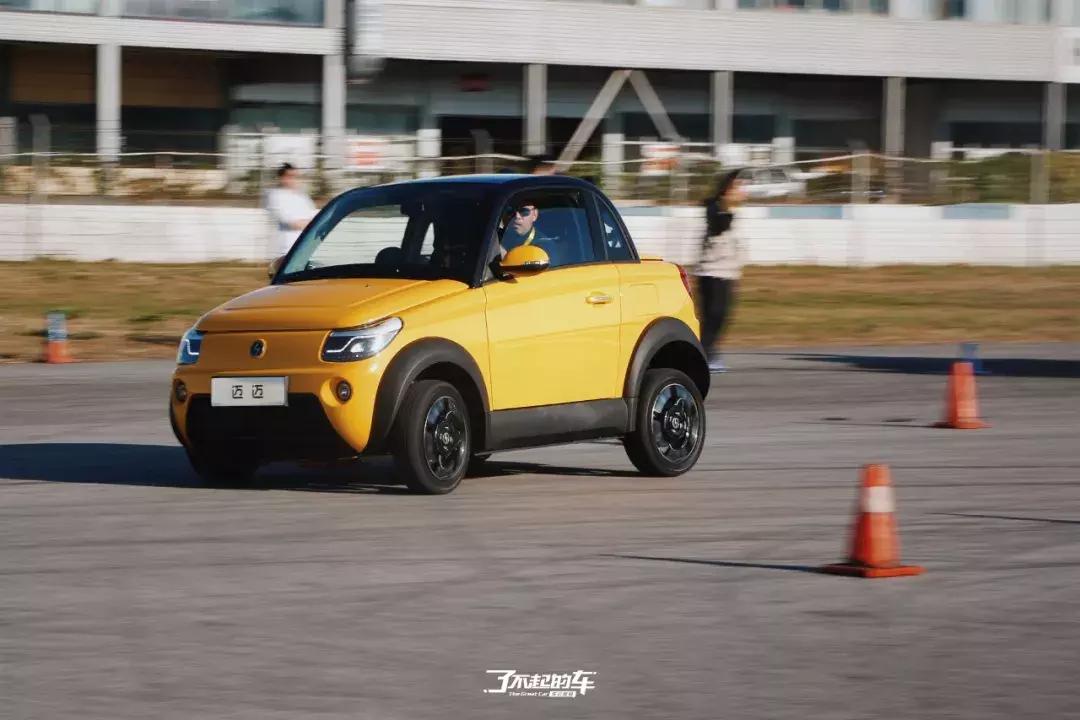 迈迈新能源汽车试驾,迈迈试驾评测视频