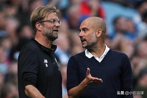 边后卫前置引发战术革命，试分析利物浦在攻防两端的战术体系