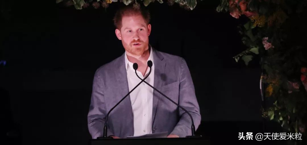 英国学院奖：小丑女代皮特吐槽哈里“脱皇”，台下威廉凯特尴尬了