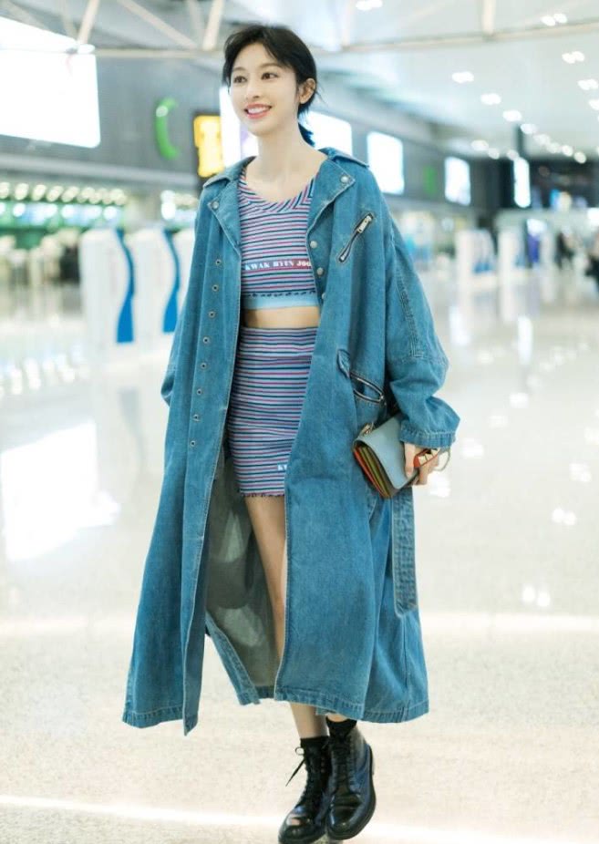 张俪冬季穿搭羽绒服,张俪穿羽绒服