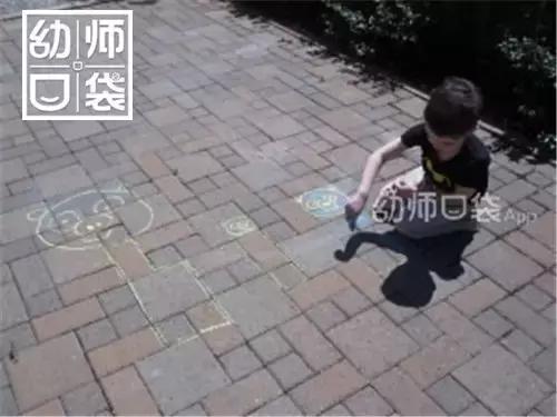 小班球类游戏,幼儿园小班球类游戏完整版