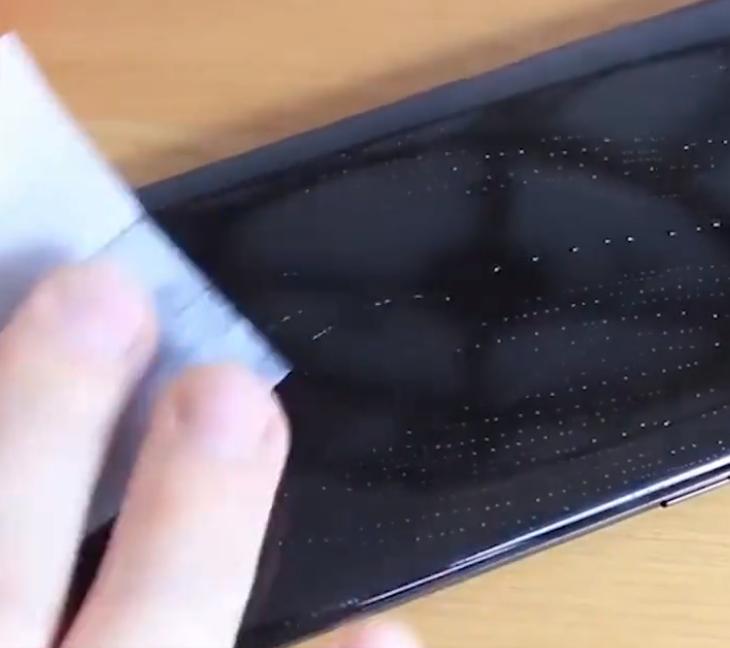 手机贴钢化膜长期不更换,手机贴钢化膜用不用去除原装膜