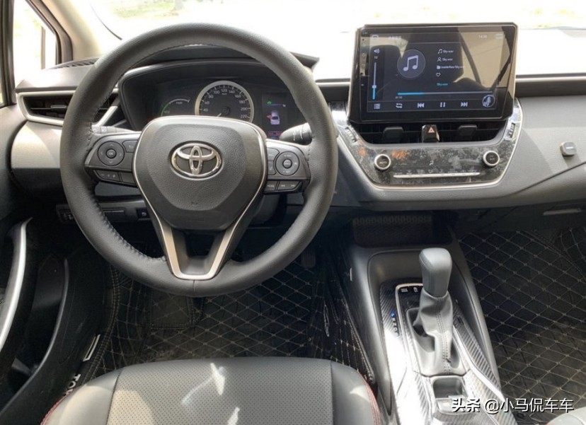 卡罗拉双擎跑长途真实感受,上下班来回100公里远吗