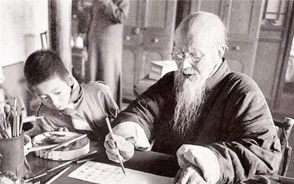 齐白石老虎背影放大10倍,齐白石的老虎国画图