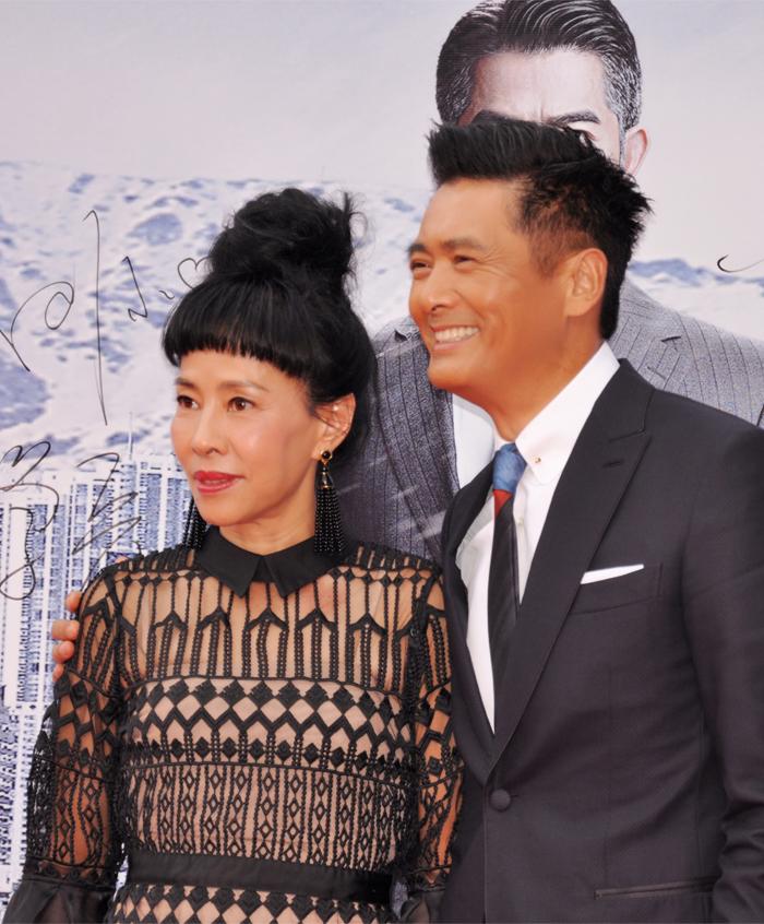 陈荟莲紫色长裙,陈荟莲浓妆走红毯