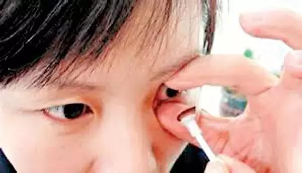 不会戴隐形眼镜拿什么可以练手,不会戴美瞳怎么办视频