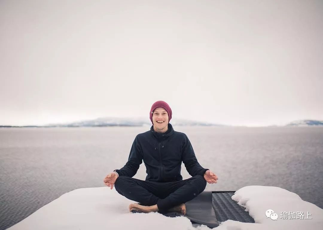 瑜伽超酷男人,练瑜伽的男人很帅