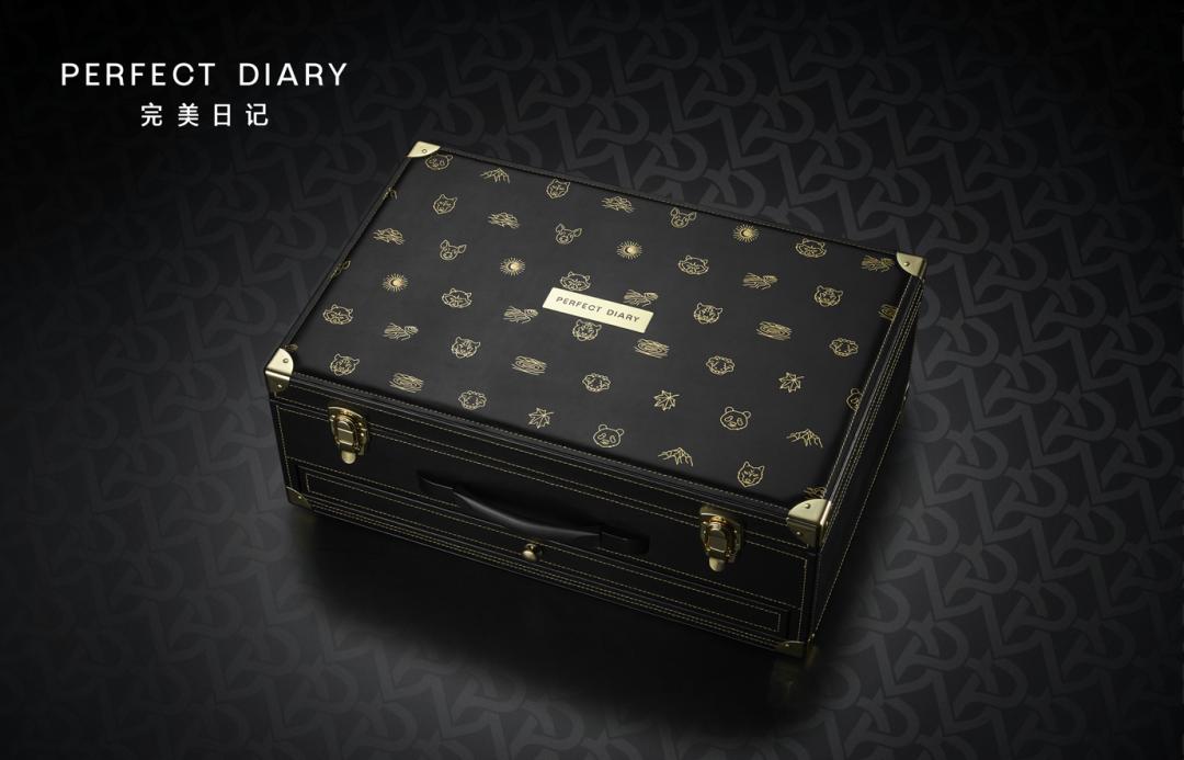 罗云熙完美日记直播说神秘人物,完美日记代言人罗云熙