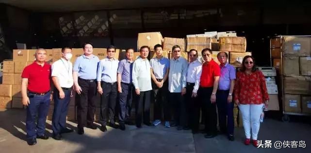 侠客岛:前几天,中国领事馆前出现了3个神秘包裹......