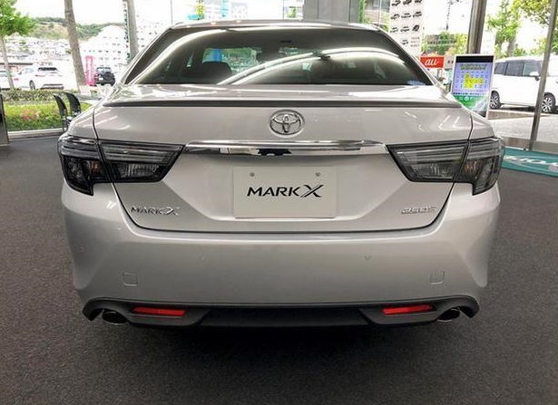 丰田全新一代锐志曝光,2007年丰田锐志白色2.5v6内饰改装