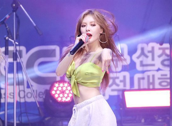 泫雅内衣ck代言图片,ck广告jennie泫雅