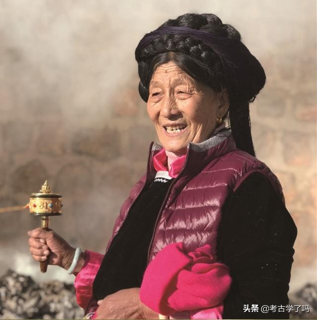 摩梭人最原始的生活,摩梭人为什么未被定义为一个民族