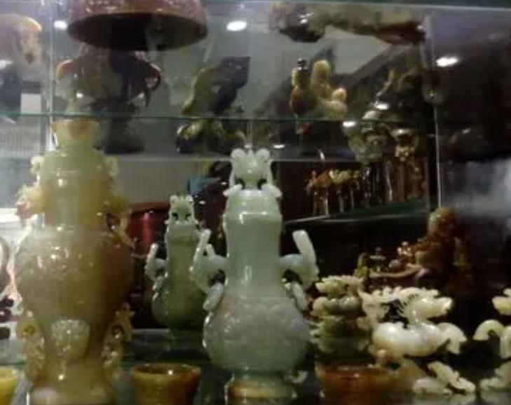 老农传家宝竟是明朝状元卷真迹,农民被鉴宝专家骗古画