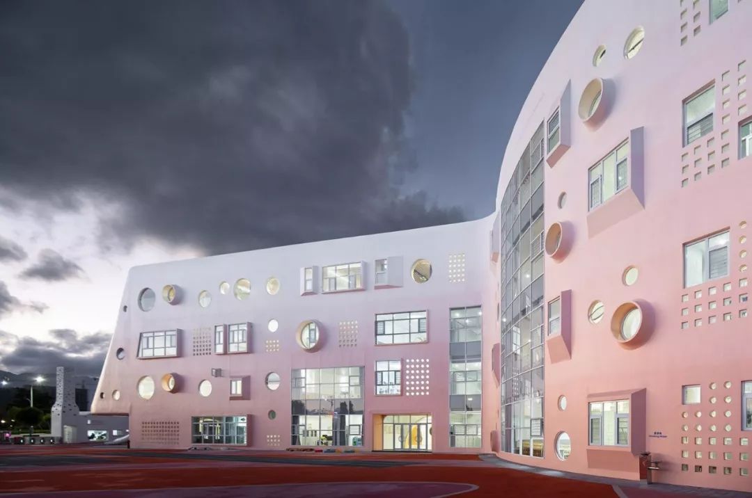 国内10所最美幼儿园,最美中国幼儿园视频